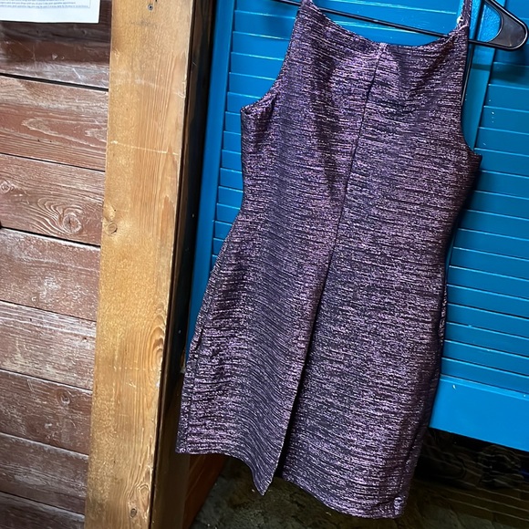 Woman’s Dress - Picture 2 of 2